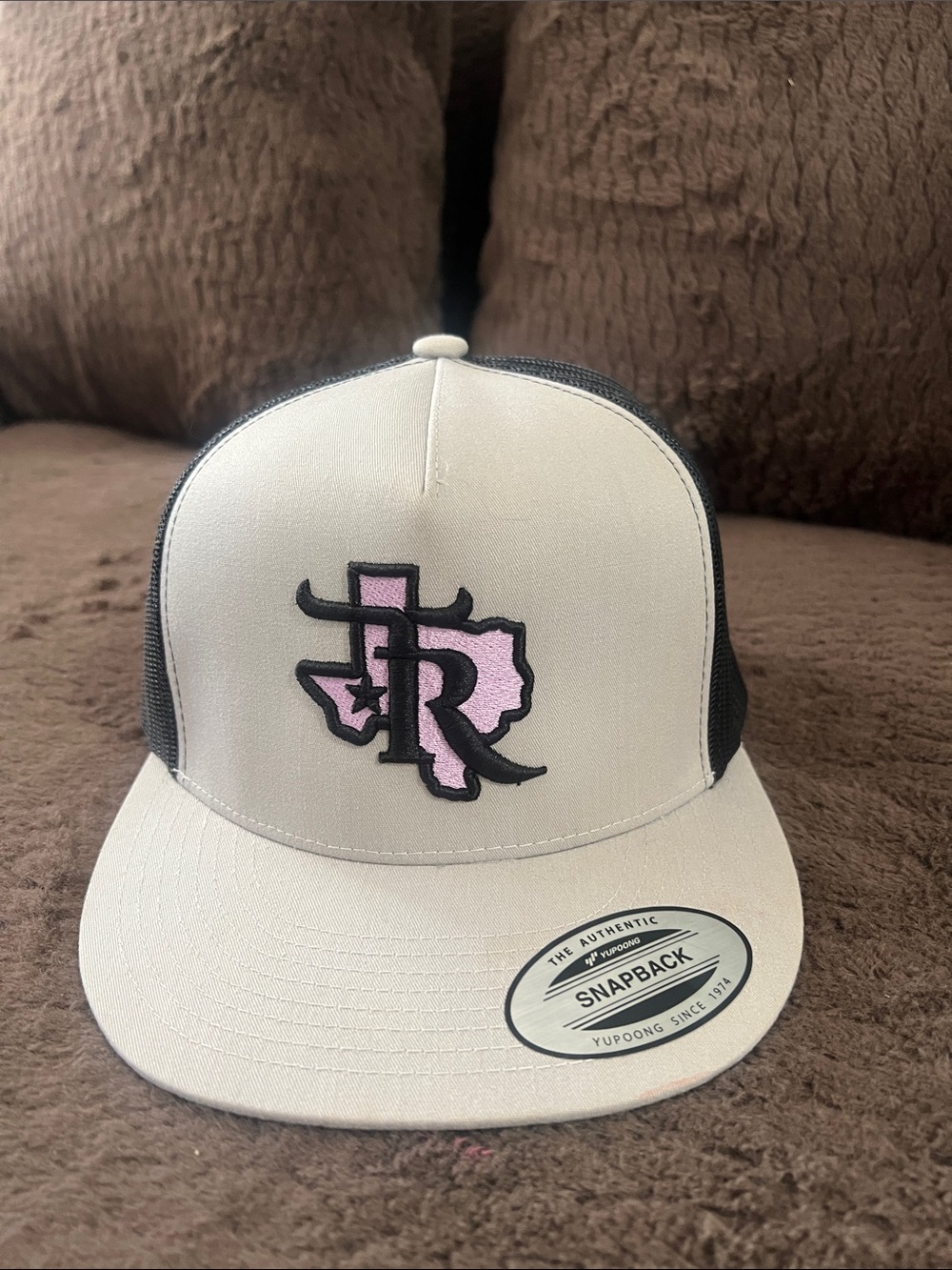Unbranded Beige and Pink Texas Logo Snapback Hat with Black Mesh